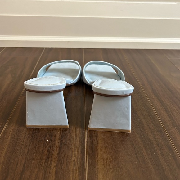 Chinese Laundry Yada Sandal - Picture 3 of 5